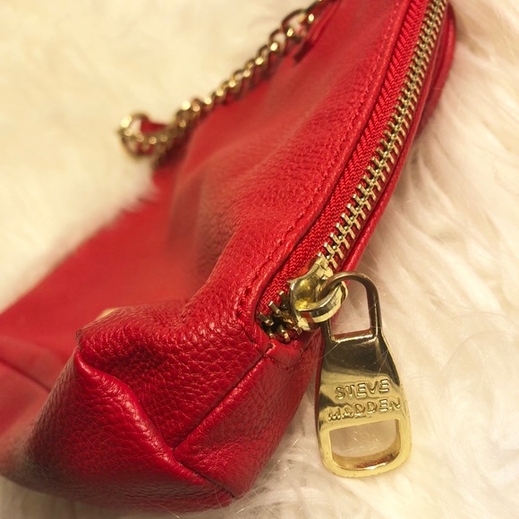 Steve Madden | Quilted Crossbody - Picture 3 of 8